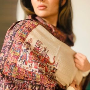 100% pashmina shawl with Mughal inspired design